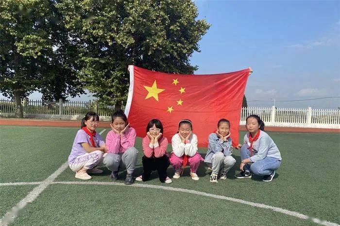 杨笠深陷“挑起性别对立”泥潭，主要原因有哪些？游戏画面