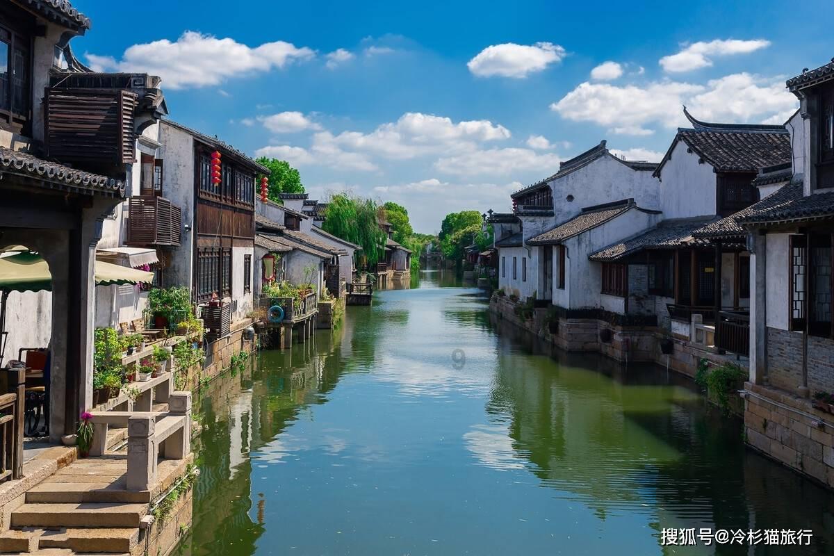 LOL“暴力流奶妈”横空出世，它的具体出装和玩法是什么样的？游戏画面